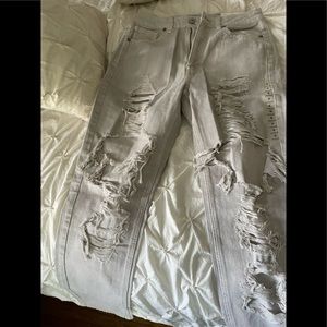 Never worn American eagle distressed mom jeans